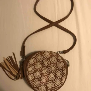  - Sött bohemisk väska ifrån Claires