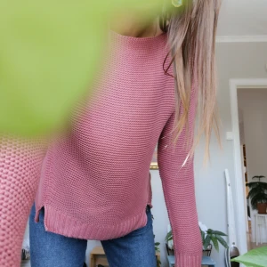  - Fin tröja stickad, från rabalder. Knappt använd! 