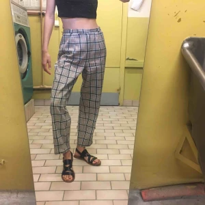  - Snygga rutiga byxor 🦉 (har fler bilder på dem). 