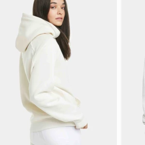  - undrar om någon skulle vara intresserad av en vanlig vit hoodie från bikbok i strl XS, skriv om ni skulle va de och för hur mycket ni skulle vilja köpa den för