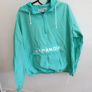  - Sjukt snygg jacka från STAY som jag tyvärr bara använt en gång. Pris är inkl. Frakt!