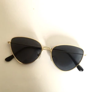  - Fina cateyes, aldrig använda! Frakt ingår!