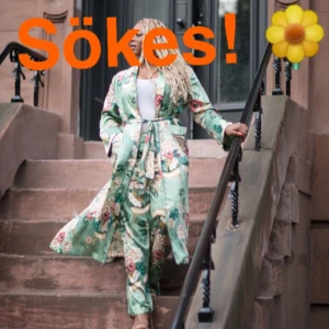  - Söker dessa plagg från Zara i storlek XS, S eller M: kimonon och byxorna som på bilderna eller annat plagg i samma mönster! Är väldigt intresserad så priset kan diskuteras. Bor i Stockholm så kan mötas upp eller betala frakt, det som passar dig! 😊🌸