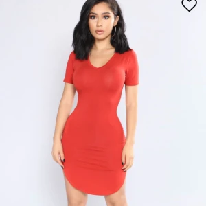  - Klänning från fashion Nova! Kan fraktas eller mötas i Uppsala 😃😃