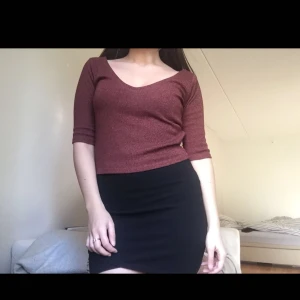  - Tröja från STAY med öppen rygg. Storlek S. Kan mötas i Malmö eller så står köparen för frakten.