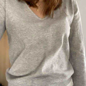  - Tröja från Gant. Köparen står för frakten 