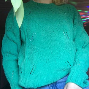  - Stickad tröja från Vero Moda som använts endast en gång. Mysigt material! Betalning via swish innan paketet skickas och frakten ingår i priset ❤️