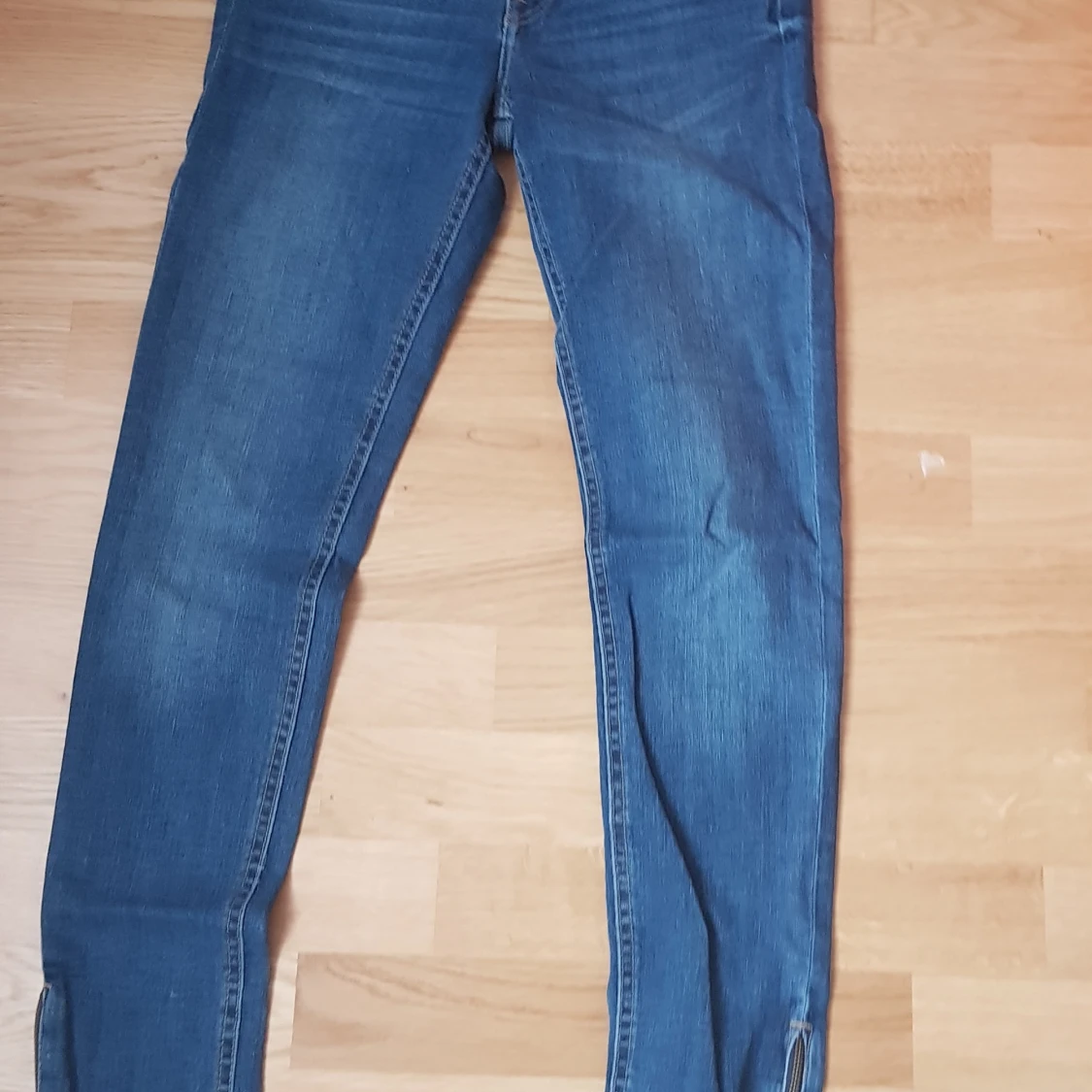 Hm jeans strl 27