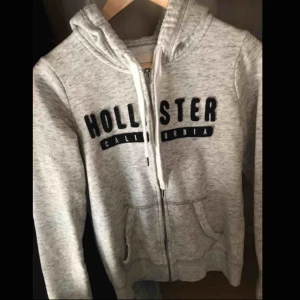  - Använd några gånger men bra skick. Storlek S Kofta med fleece på insidan.