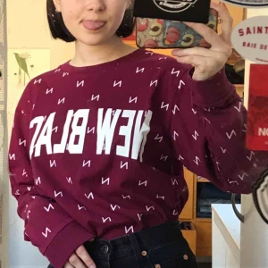  - Frakt inkluderat i priset, super fint skick!💕☺️betalning sker via swish💕 bara att skicka ett meddelande vid frågor/om du vill ha fler bilder mm🥳 går alltid att pruta 