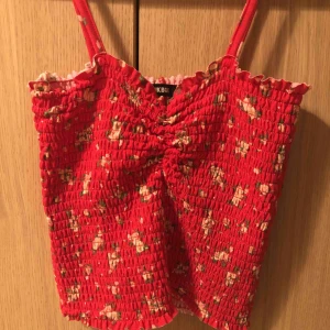  - Rött linne från bik bok 