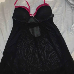  - As najs topp typ me bh, see thru. Typ en B/C kupa me lite push-up. Köp!!!!