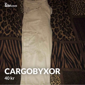  - Cargobyxor från Gina Tricot i storlek L men passar även M! 🌟 Kan skicka fler bilder! 