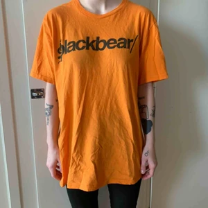 Blackbear T-shirt - Blackbear merch från 2017. Beställt från USA från Blackbears hemsida och tror inte den här tröjan finns att köpa längre!   Möts i Stockholm eller fraktar, frakt 45kr