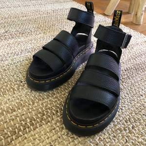Finaste sandalerna i sommar!!! I nyskick då jag använt dom ett par gånger bara. I storlek 37, normala i storleken 😊 Kostade cirka 1800, säljer dom för 900 eller högst budande. Köparen står för frakt! 