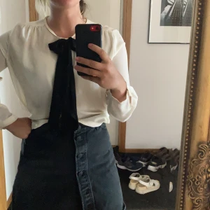 Knytblus från Zara - Söt knytblus från zara som tyvär inte är min stil längre! 