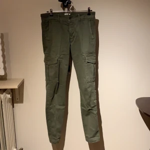 BomBoogie Cargo Pants - Tvärfeta Cargos som du kan ha till allting!!! Size 30 (är 170 cm) Finns i Jönköping eller fraktas för 63kr