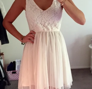  - Söt klänning. Använd 1 gång.
