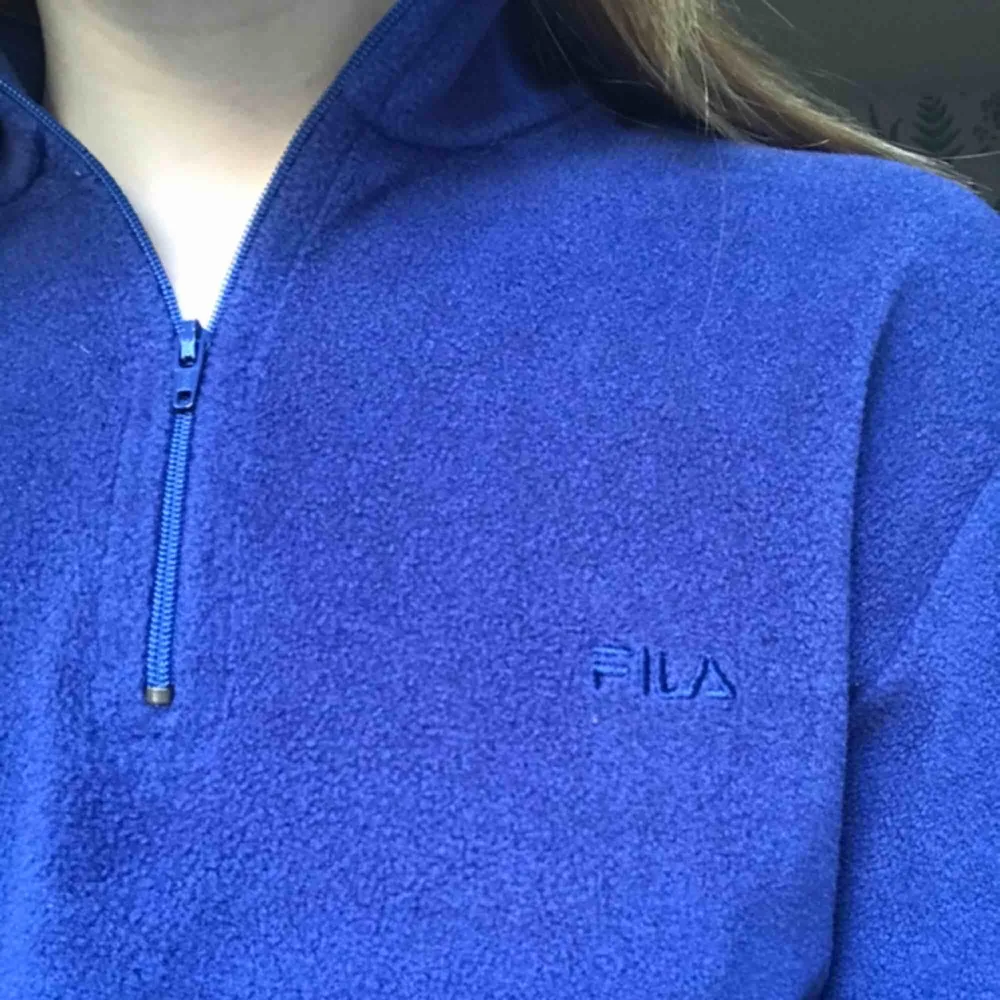 Blå zip-up tröja från fila 💙. Hoodies.