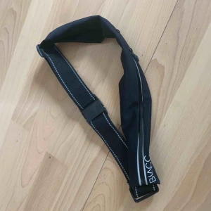  - Midjebälte för löpning osv. Kan justeras. Får plats med ex telefon och nycklar.  Frakt tillkommer