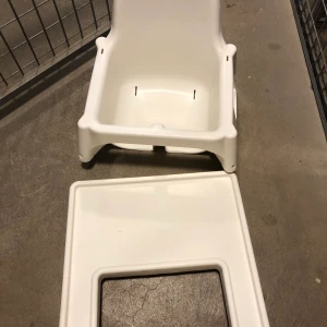 Mat stol  - Säljer pga använder den inte använt den cirka 5 gånger ganska ny 4 ben medföljer också även :)