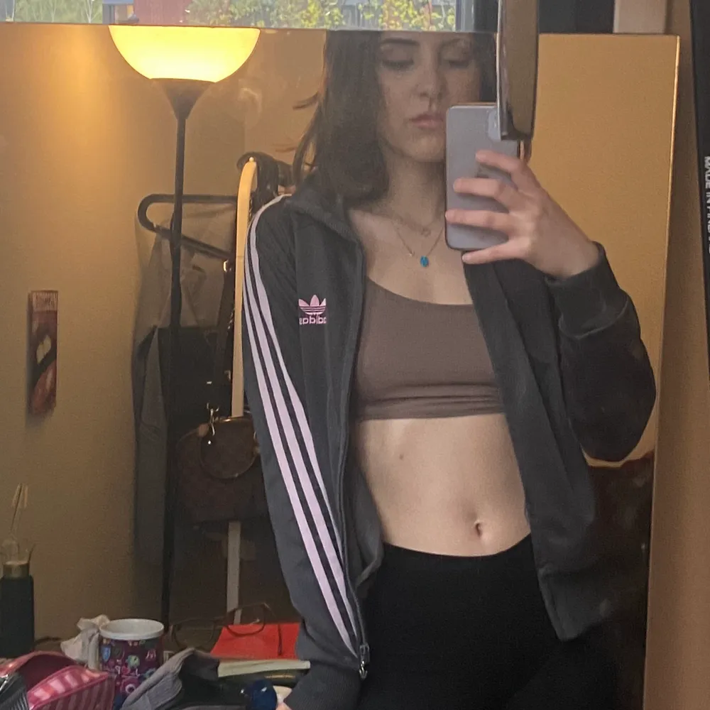 grey adidas jacket, pink stripes . Jackor.