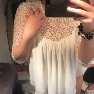 Blus - Jätte fin blus som är använd 1 gång 150kr+22kr frakt