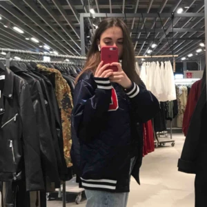  - En fin jacka! Perfekt vårjacka ifrån h&m