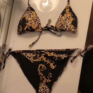 Bikini - En bikini jag ändast andvänt 1 till 2 gånger är i mycket bra skick. FRI FRAKT