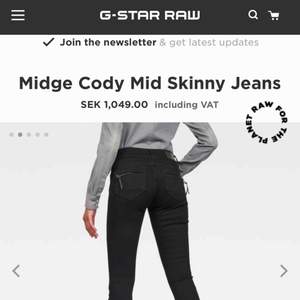 Helt oanvända midge cody Jeans , inköpa för 1000 kr från g-star. Passar xs -s men är tajta i modellen 