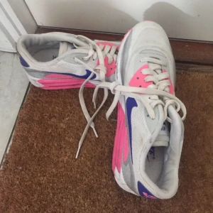  - Lite smutsiga dock bara använda nån gång 