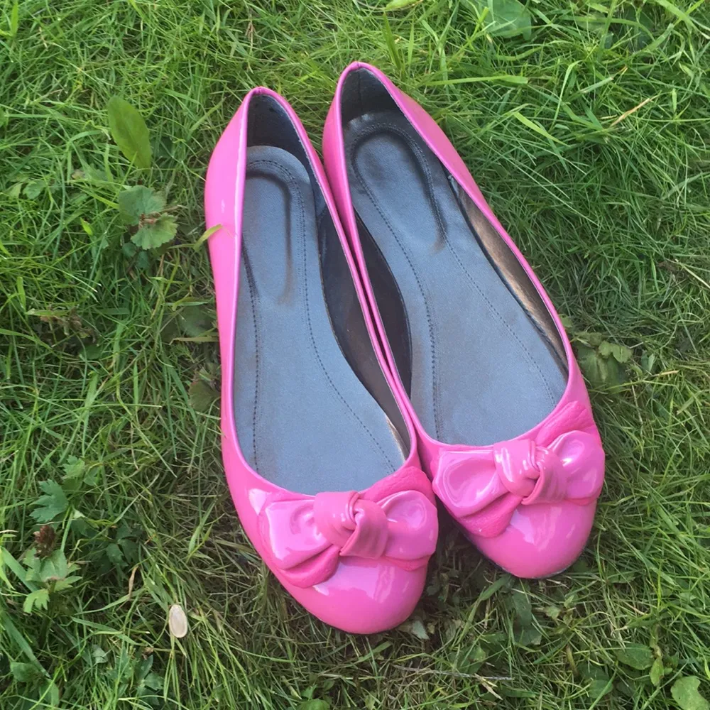 A totally new pink shoes. Skor.