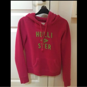  - Jättefin tjocktröja ifrån Hollister. Mycket bra skick. Storlek S