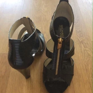  - Never used michael kors heels, size 39.