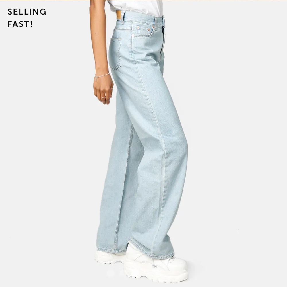 Jeansen är ifrån junkyard i storlek 26 dem är knappt använda och har i mycket bra skick. Nypris 499kr. Jeans & Byxor.