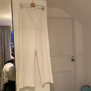 Vita kostymbyxor - Vita raka kostymbyxor🤍