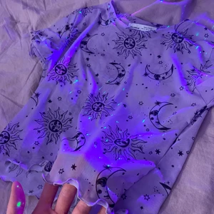 Lila tröja - 🔮💜Genomskinlig lila tröja med svart mönster, storlek S