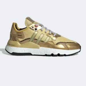 Adidas Nite sneakers Gold , strl 38 2/3 - Köpta från Adidas hemsida i våras för 1 199:-, använda 1 ggn ,för stora för mig . Strl 38 2/3 , kan passa även 39.