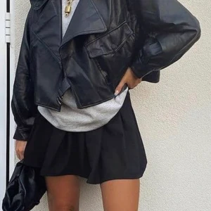 Tenniskjol - Säljer denna super fina tenniskjol,  då den va för liten för mig :/