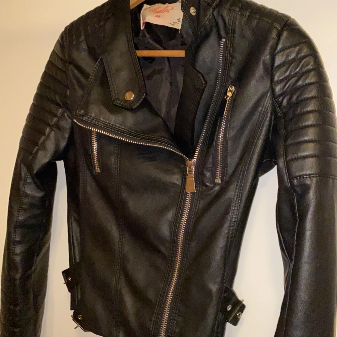 Svart skinnjacka - 91