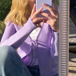 Lila knyt topp - Lånade bilder! Säljer denna fina toppen pga används ej.