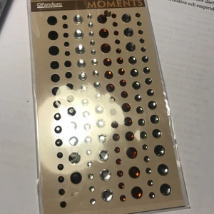 Klistermärken - Säljer dessa super fina 3d diamanter klistermärken. Frakt 12