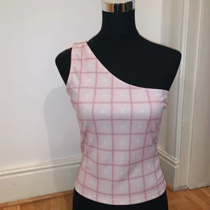 One shoulder top - Använd max 3 gånger, bra skick