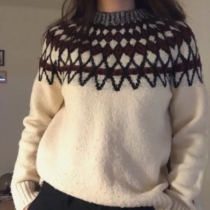 Vintage sweater - Vintage sweater I bought from a sencond hand store in Germany💛 it fits perfect for XS and S :) feel free to dm me if you are interested or have a question😊
