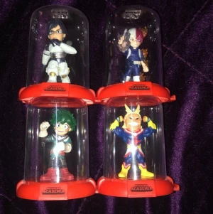 My Hero Academia Domez figurer  - 50kr styck 150 för alla fyra. nästan perfekt form! 