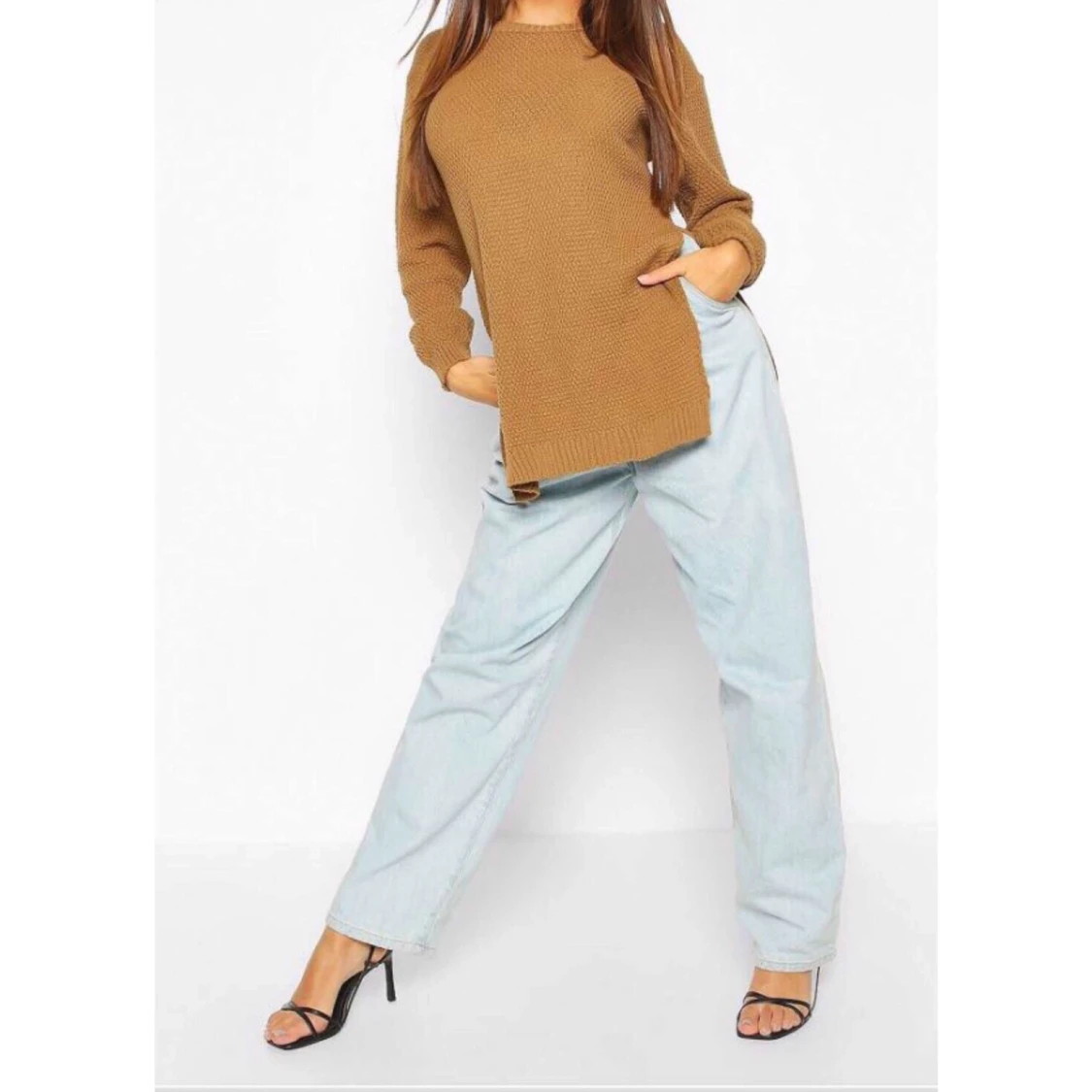 Brun lång tröja med slits i sidorna