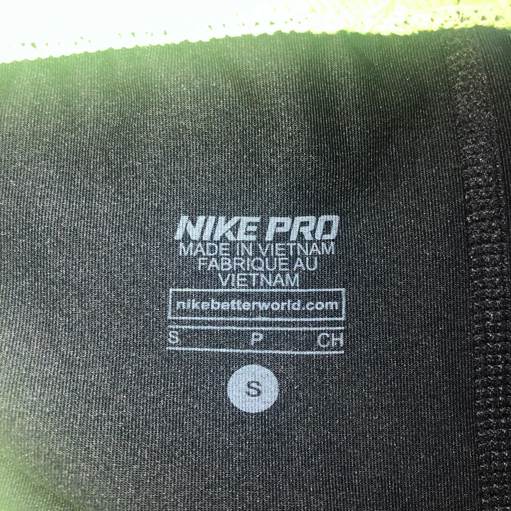 Söker mina knappt använda Nike Pro träningsshorts för att de är för små på mig 🦋 de passar XS 🦋 Fri frakt!. Shorts.