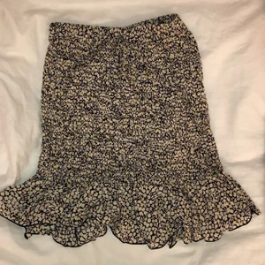 Fin kjol - Underbar kjol från &other stories!! Nypris: 549kr 💘