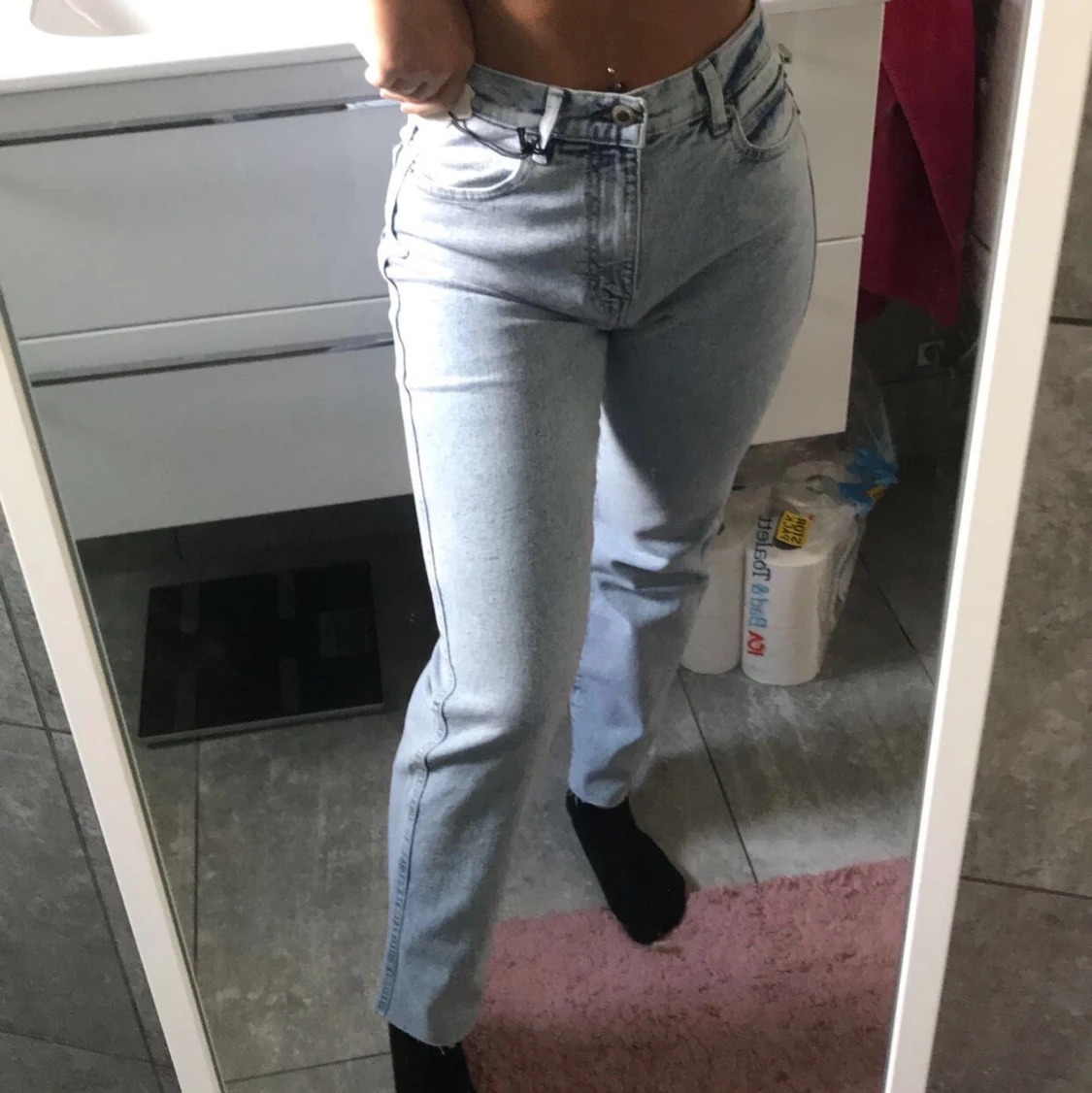 Super snygga oanvända jeans!!