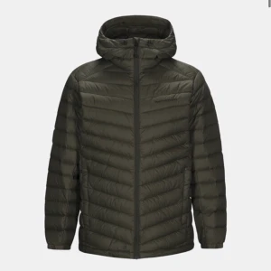 Peak performance jacka - Oanvänd jacka, säljer den för fick en annan jacka i present. Färg: Dark green, storlek: S.                               Köpt för 2800kr.                                                     Kvitto och allt finns med, köparen betalar frakt.